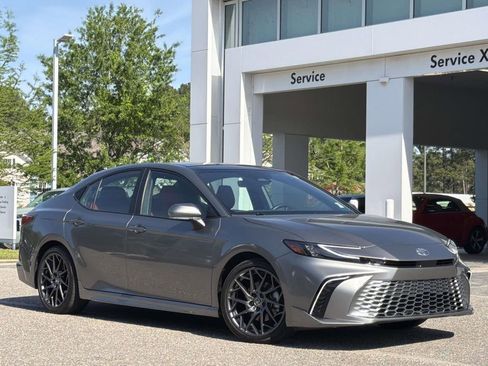 Used 2025 Toyota Camry XSE FWD image 26