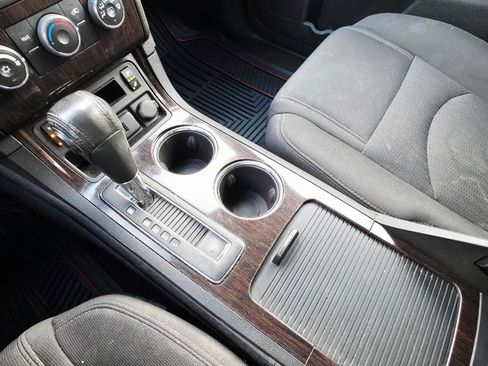 Used 2017 Chevrolet Traverse LT image 30