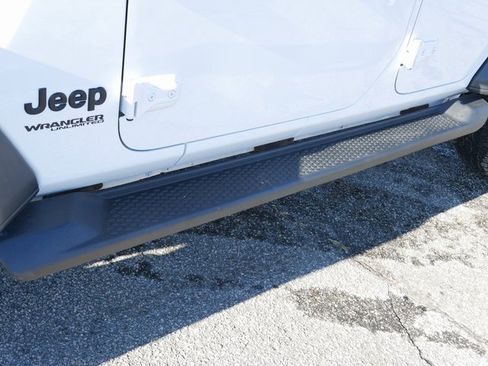 Used 2022 Jeep Wrangler Unlimited Sport image 11