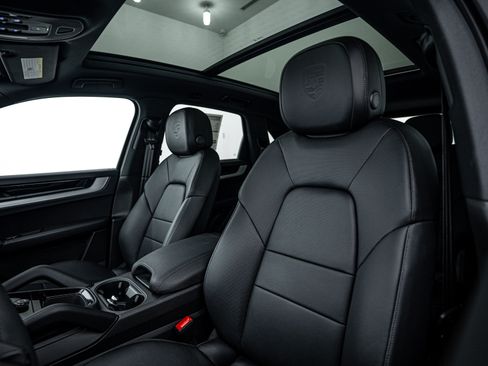 Certified 2025 Porsche Cayenne image 23