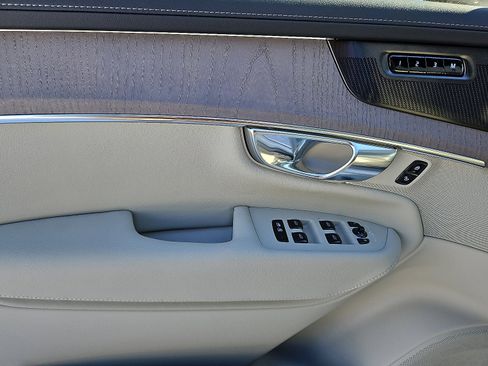 New 2026 Volvo XC90 B6 Ultra w/ Protection Package Premier AWD/4WD image 10