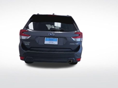 Used 2020 Subaru Forester Limited image 7