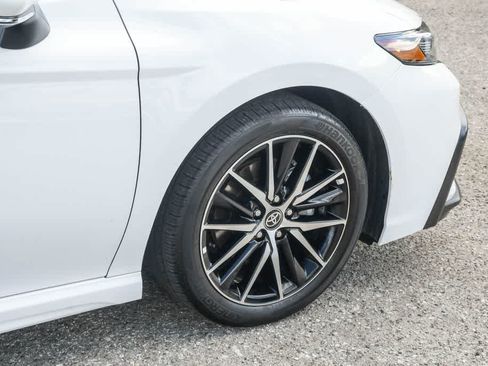 Used 2024 Toyota Camry SE FWD image 11