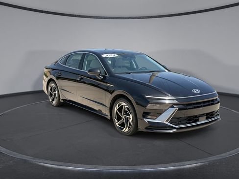 Used 2024 Hyundai Sonata SEL w/ Convenience Package FWD image 12