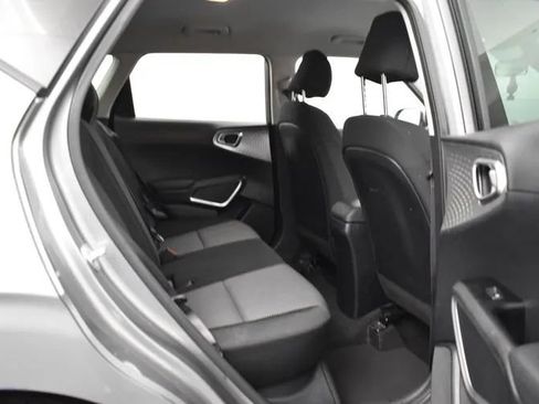 Used 2023 Kia Soul LX w/ LX Technology Package FWD image 18