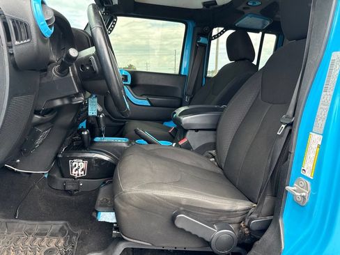 Used 2018 Jeep Wrangler Unlimited Sport S AWD/4WD image 6