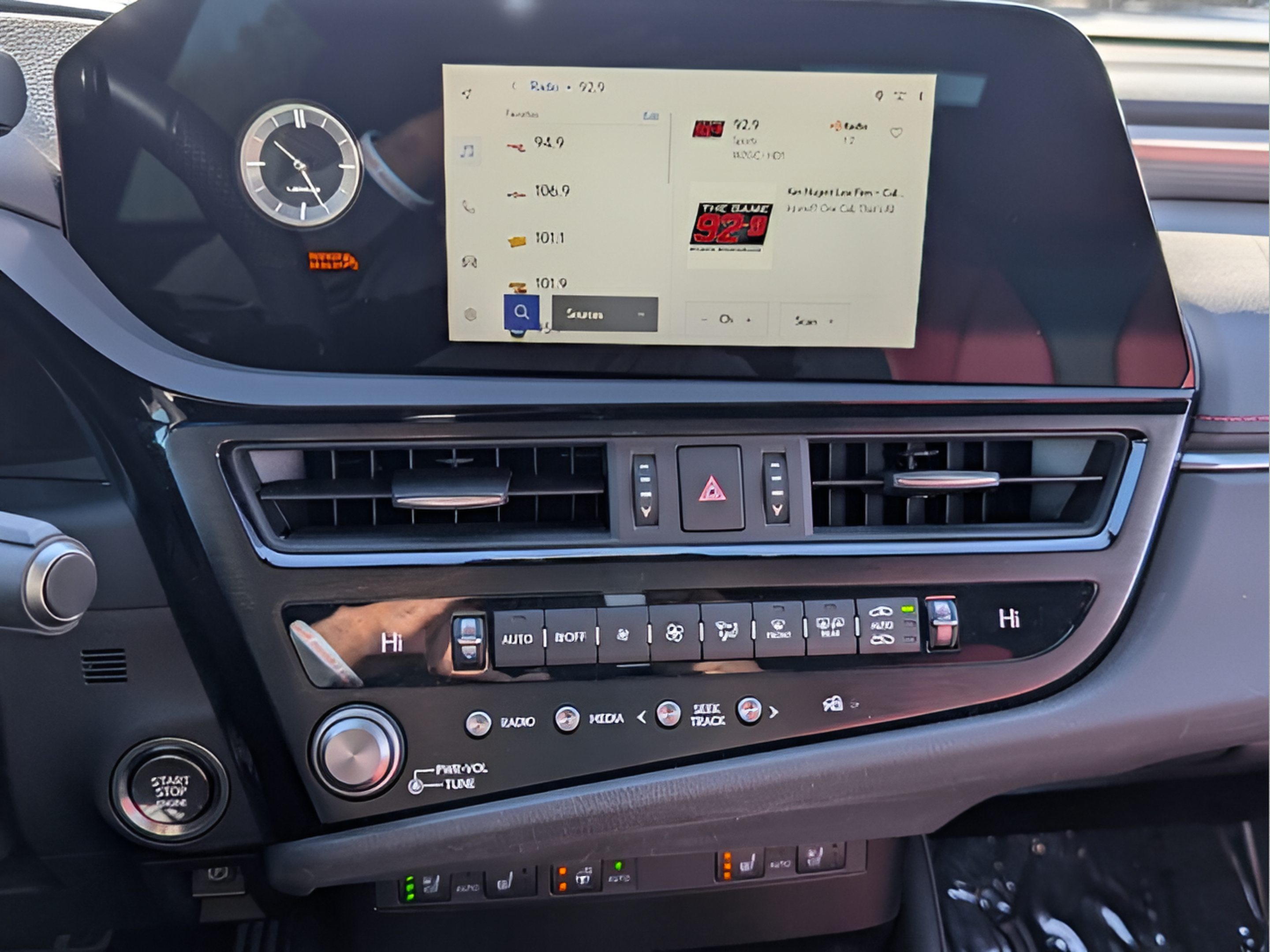 Used 2024 Lexus ES 350 F Sport w/ Accessory Package (Z2) FWD image 17