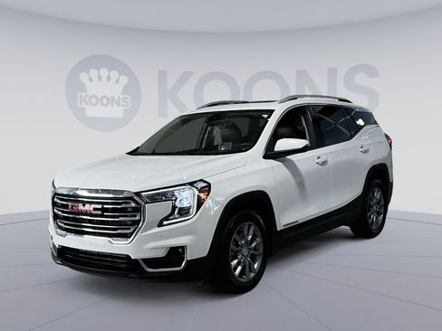 Used 2022 GMC Terrain SLT w/ Tech Package image 1