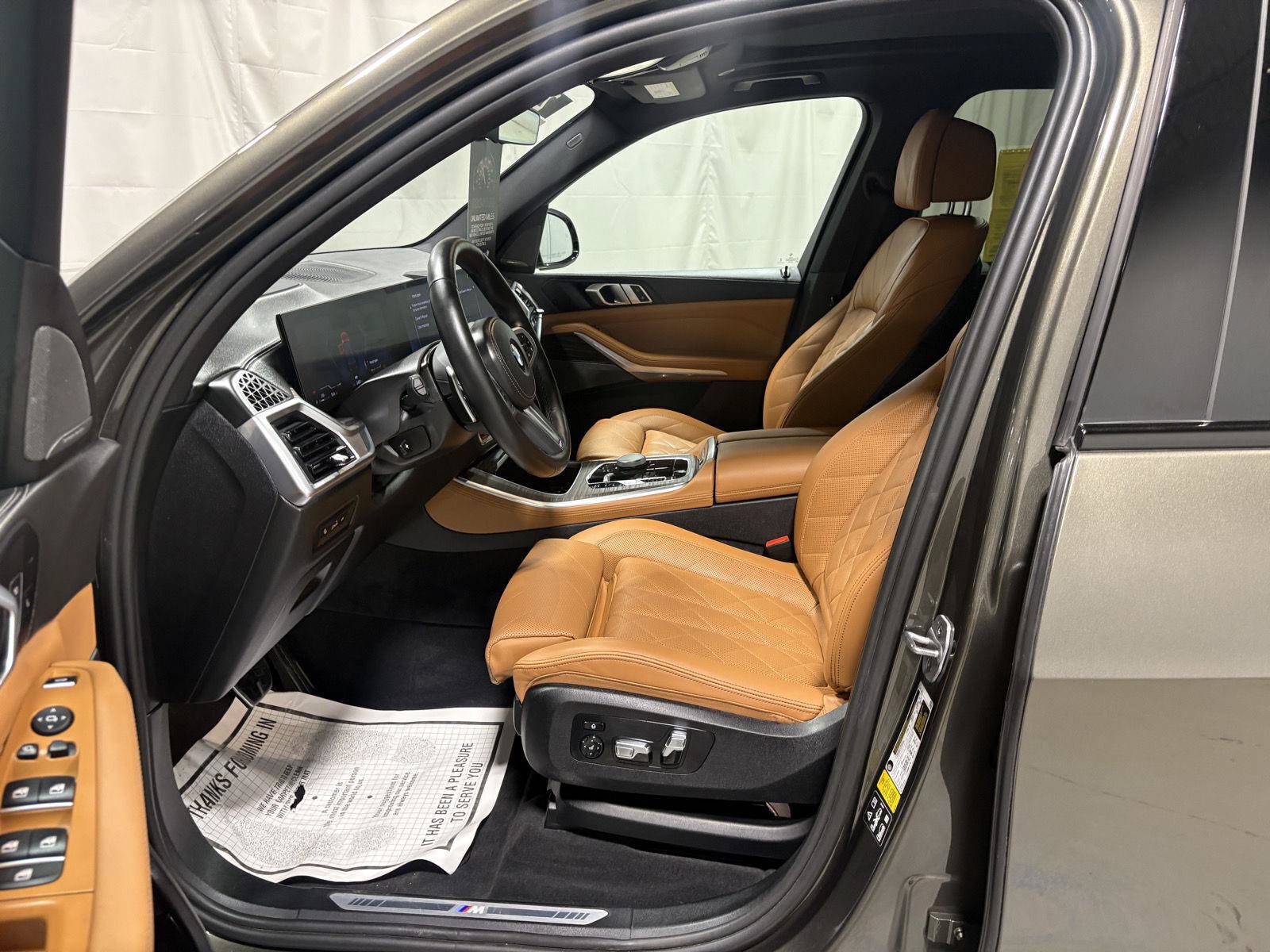Used 2024 BMW X5 xDrive40i w/ M Sport Package AWD/4WD image 2