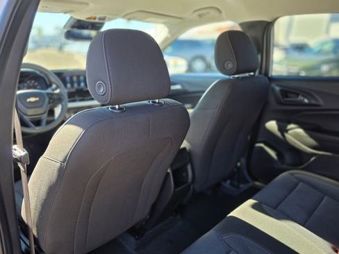Used 2025 Chevrolet Trax LS image 16