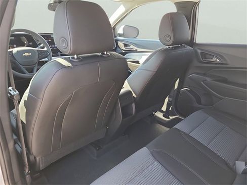 New 2026 Chevrolet Trax LT image 15