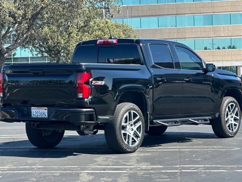 Used 2023 Chevrolet Colorado Z71 w/ Z71 Convenience Package 2 AWD/4WD image 4