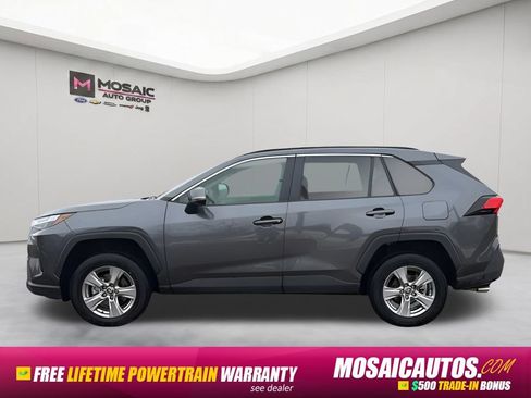 Used 2025 Toyota RAV4 XLE AWD/4WD image 4