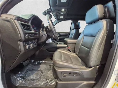 Used 2021 Chevrolet Tahoe Z71 w/ Luxury Package AWD/4WD image 17