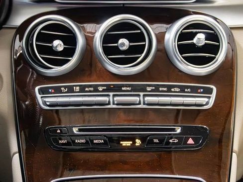 Used 2019 Mercedes-Benz GLC 300 4MATIC Coupe image 10