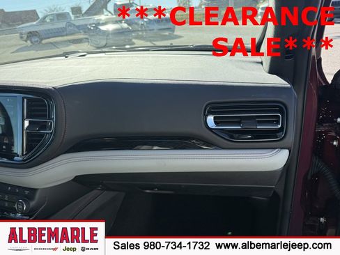 Used 2024 Dodge Durango Citadel image 36