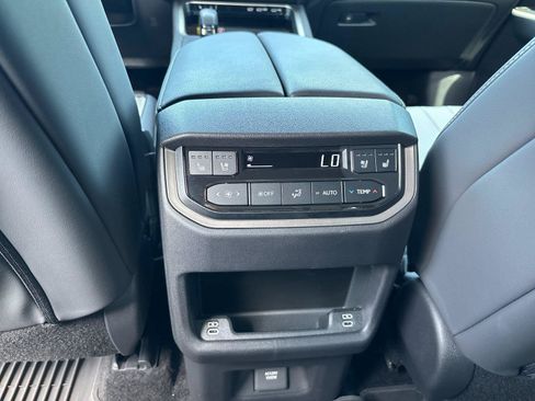 Used 2025 Lexus TX 500h AWD w/ Technology Package image 33