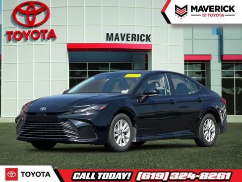 Used 2025 Toyota Camry LE image 1