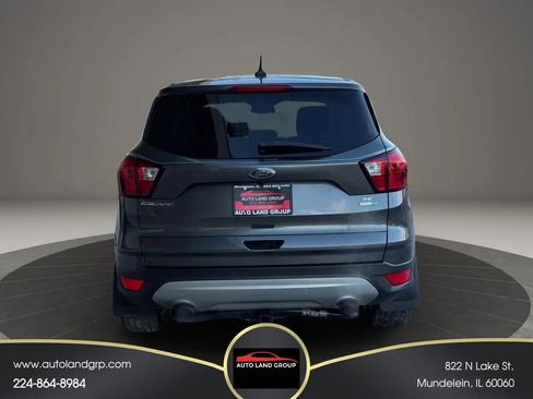 Used 2019 Ford Escape SE image 4