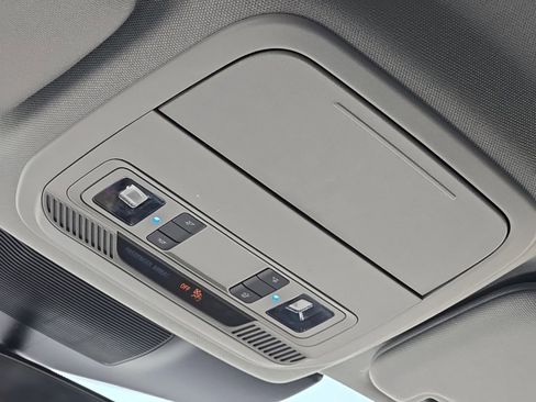 Used 2023 Ford Explorer XLT w/ Equipment Group 202A image 33