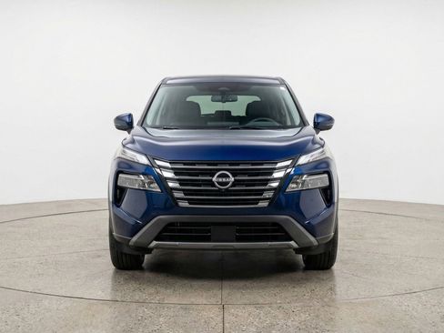 Used 2025 Nissan Rogue SV FWD image 2