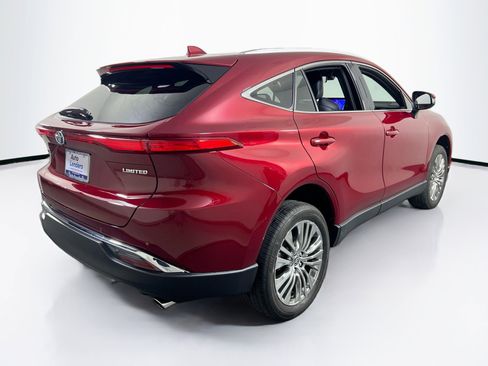 Used 2024 Toyota Venza Limited image 5