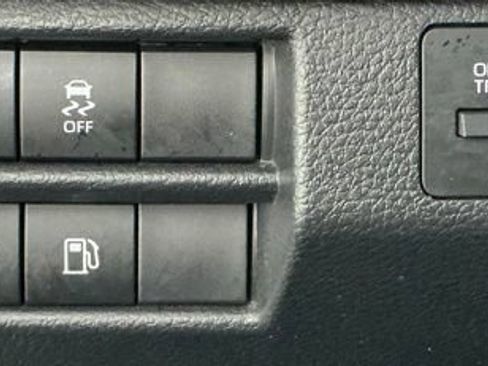 Used 2019 Toyota Avalon XLE w/ Moonroof Package FWD image 13