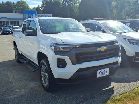 Used 2024 Chevrolet Colorado LT w/ LT Convenience Package III AWD/4WD image 3