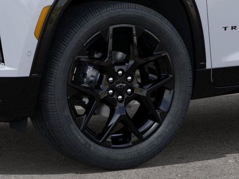 New 2026 Chevrolet Traverse RS w/ LPO, Floor Liner Package FWD image 9