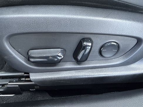 Used 2019 Lexus ES 350 Ultra Luxury image 17