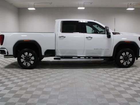 New 2026 GMC Sierra 2500 Denali w/ Denali Reserve Package image 13