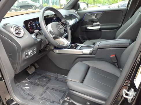 Certified 2025 Mercedes-Benz GLB 250 4MATIC image 11