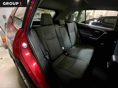 Used 2022 Toyota RAV4 XLE image 19