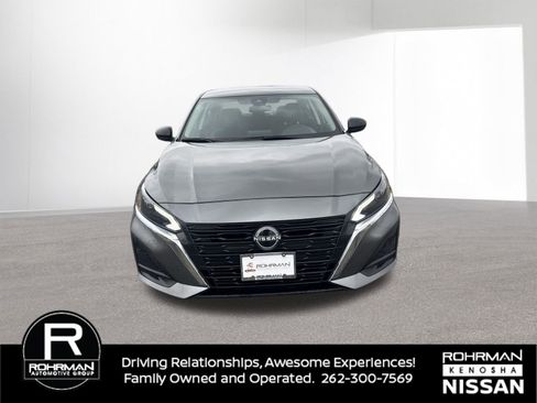 Used 2024 Nissan Altima 2.5 SV image 8