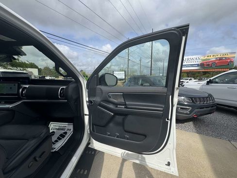 Used 2025 Ford Expedition Tremor image 35