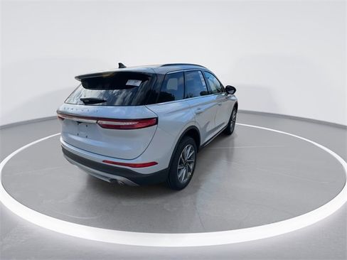 New 2026 Lincoln Corsair Premiere image 8