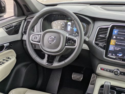 Used 2022 Volvo XC90 T8 R-Design w/ Advanced Package image 17