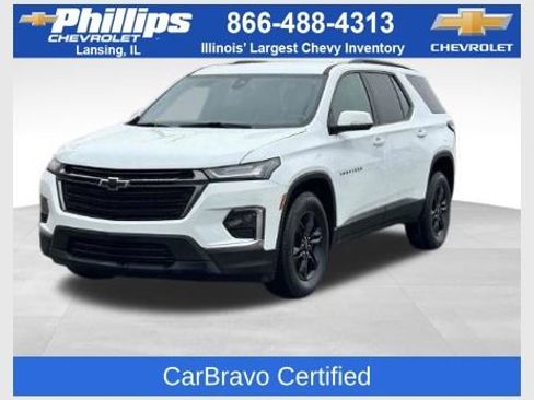 Used 2023 Chevrolet Traverse LT image 1