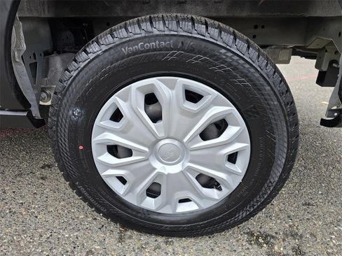 Used 2023 Ford E-Transit Low Roof image 9