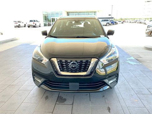 Used 2020 Nissan Kicks SR image 2