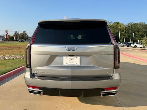 Used 2023 Cadillac Escalade Sport Platinum w/ LPO, ONYX Package AWD/4WD image 4