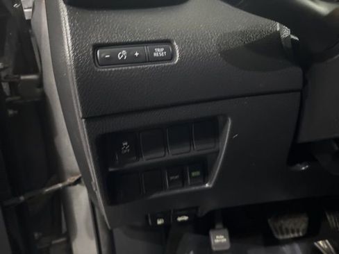 Used 2017 Nissan Rogue S image 14