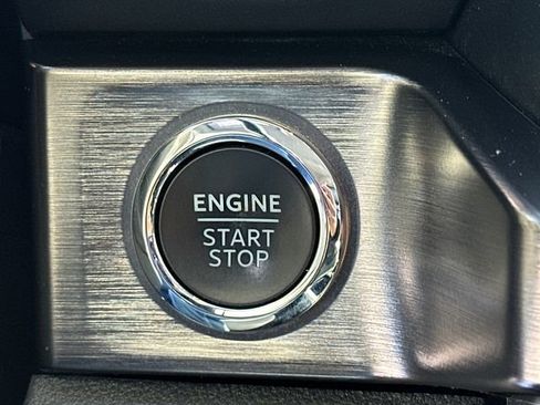 Used 2023 Ford F250 Lariat w/ Sport Appearance Package image 34