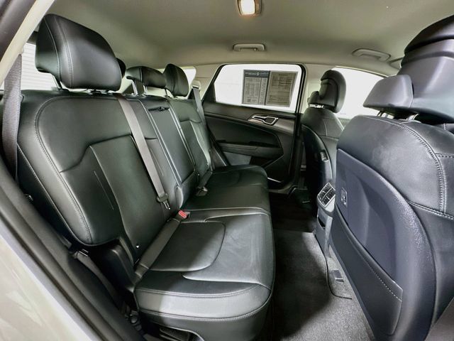 Used 2023 Kia Sportage EX AWD/4WD image 32