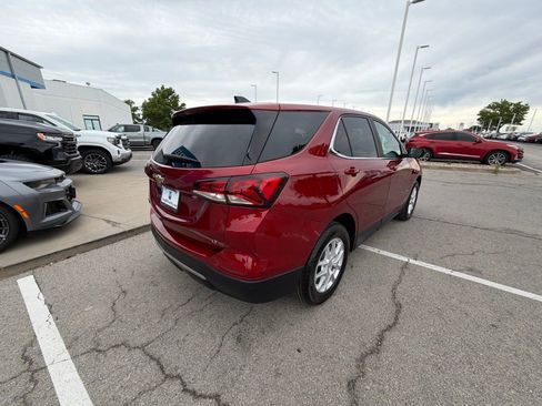 Used 2024 Chevrolet Equinox LT FWD image 3