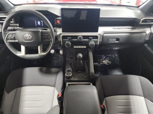 Used 2025 Toyota Tacoma TRD Sport image 2