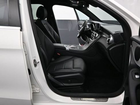 Used 2022 Mercedes-Benz GLC 300 image 39