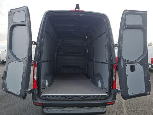 New 2025 Mercedes-Benz Sprinter 2500 image 12