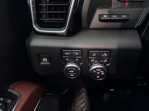 Certified 2024 GMC Sierra 3500 Denali Ultimate image 25