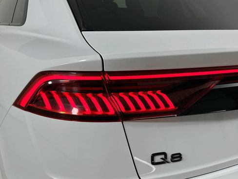 Used 2021 Audi Q8 Prestige w/ Prestige Package AWD/4WD image 13